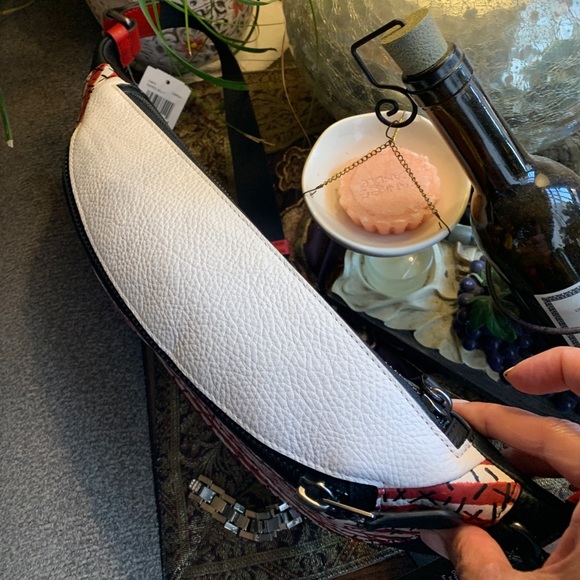 Authentic COACH Pebbled leather Mickey mousse Keith Disney 2 zips belt bag - Picture 5 of 16